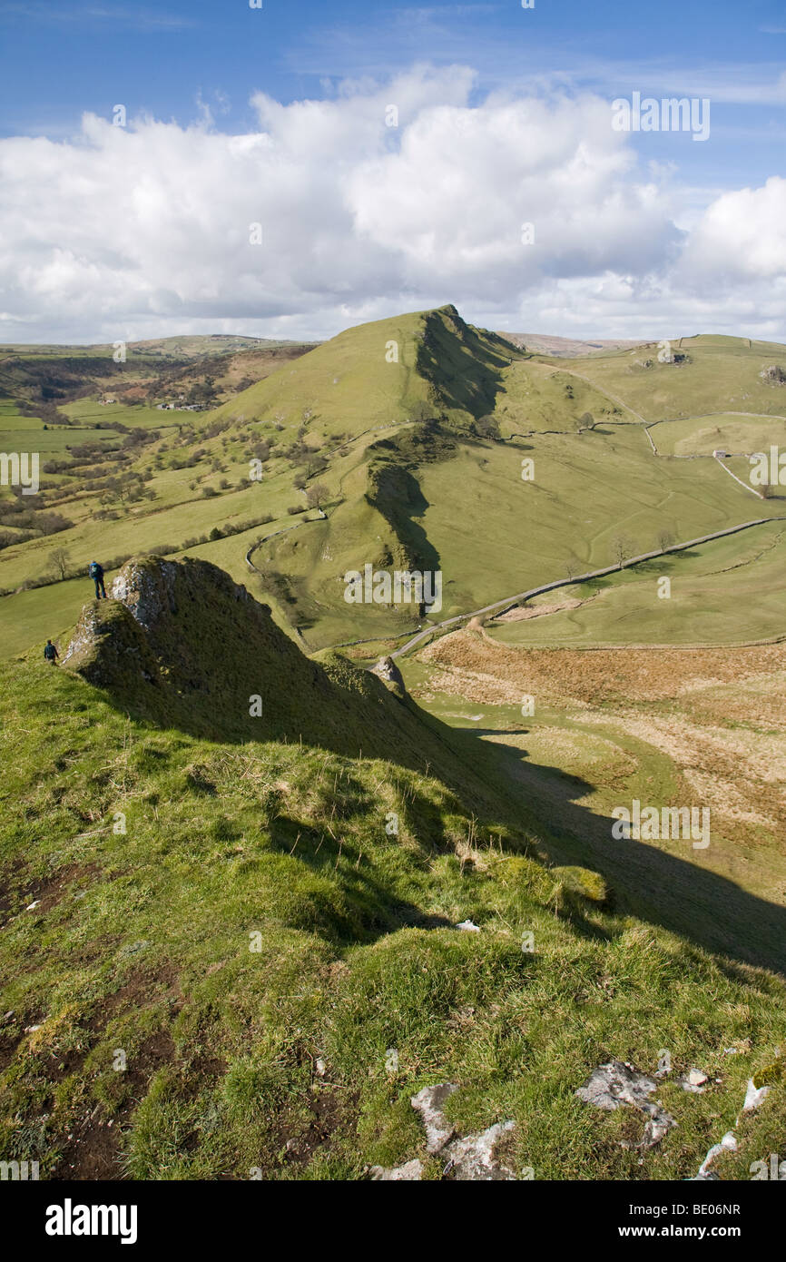 Chrome Hill nel Parco Nazionale di Peak District ,Derbyshire, dalla collina Parkhouse. Foto Stock