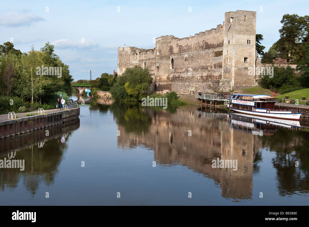 Newark Castle dal fiume Trento,Nottinghamshire,Inghilterra, Regno Unito','Gran Bretagna',GB,UK,UE Foto Stock
