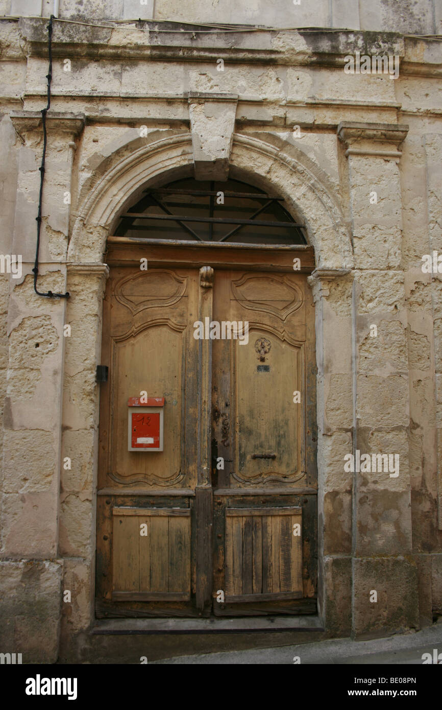 In prossimità di una vecchia porta di Lectoure, parte sud-ovest della Francia Foto Stock