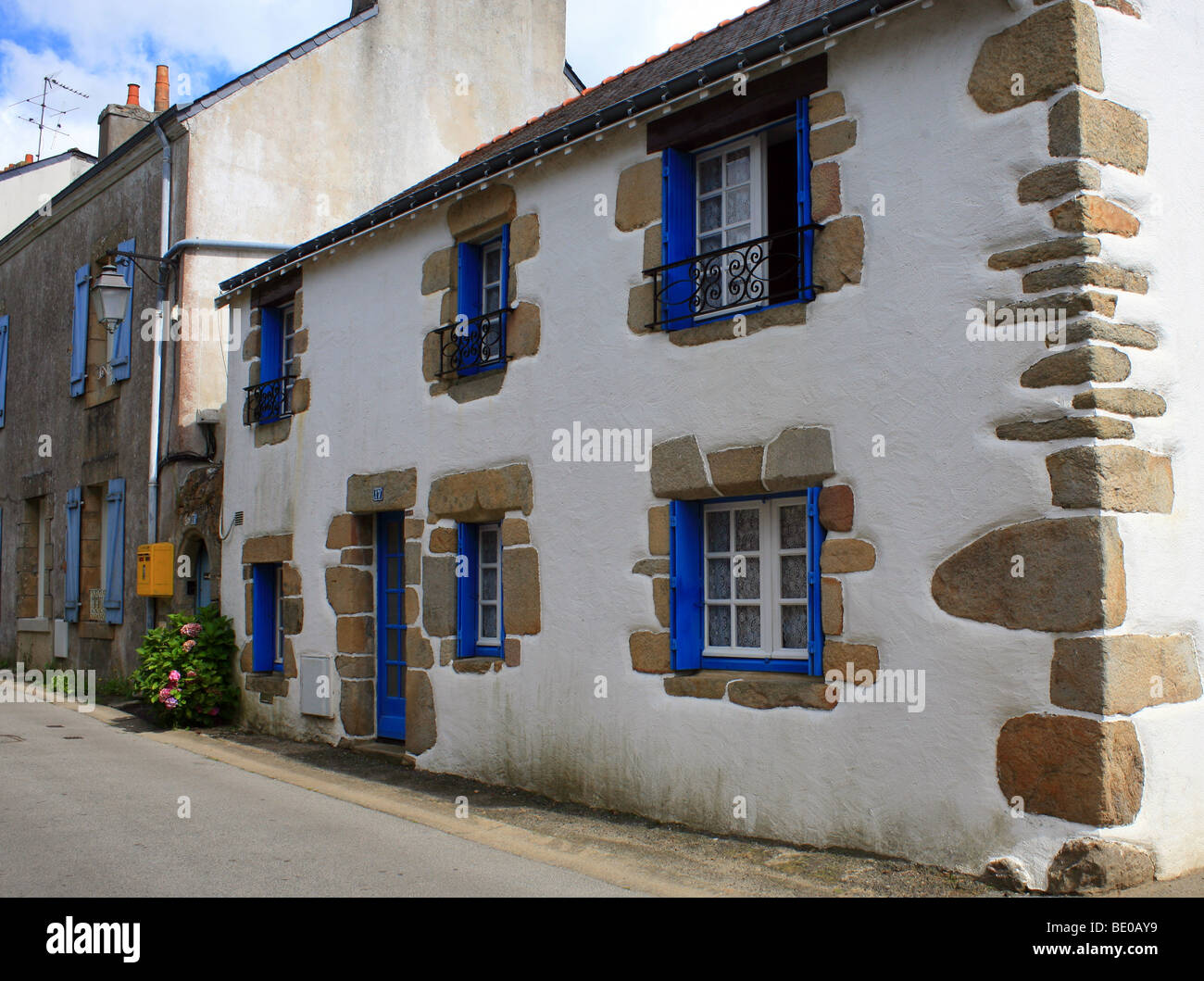 Casa tradizionale francese in Rue Saint Sauveur, St Goustan, Auray, Morbihan, Bretagna, Francia Foto Stock