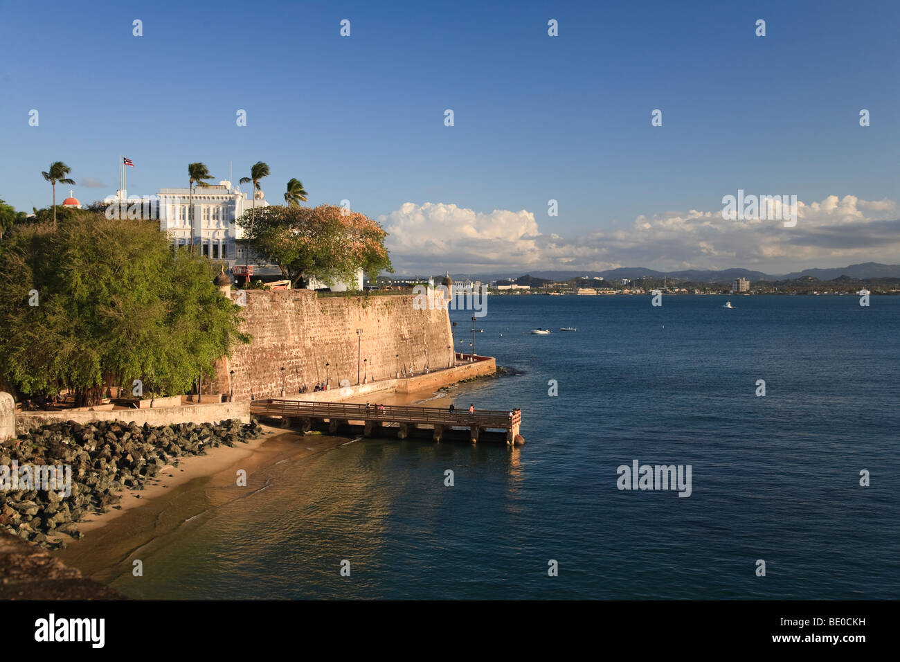 Stati Uniti d'America, Caraibi, Puerto Rico, San Juan, città vecchia, Paseo del Morro e La Muralla Foto Stock