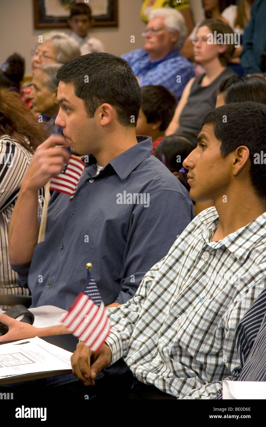 Nuovo i cittadini degli Stati Uniti partecipare ad una cerimonia di cittadinanza in Idaho, Stati Uniti d'America. Foto Stock