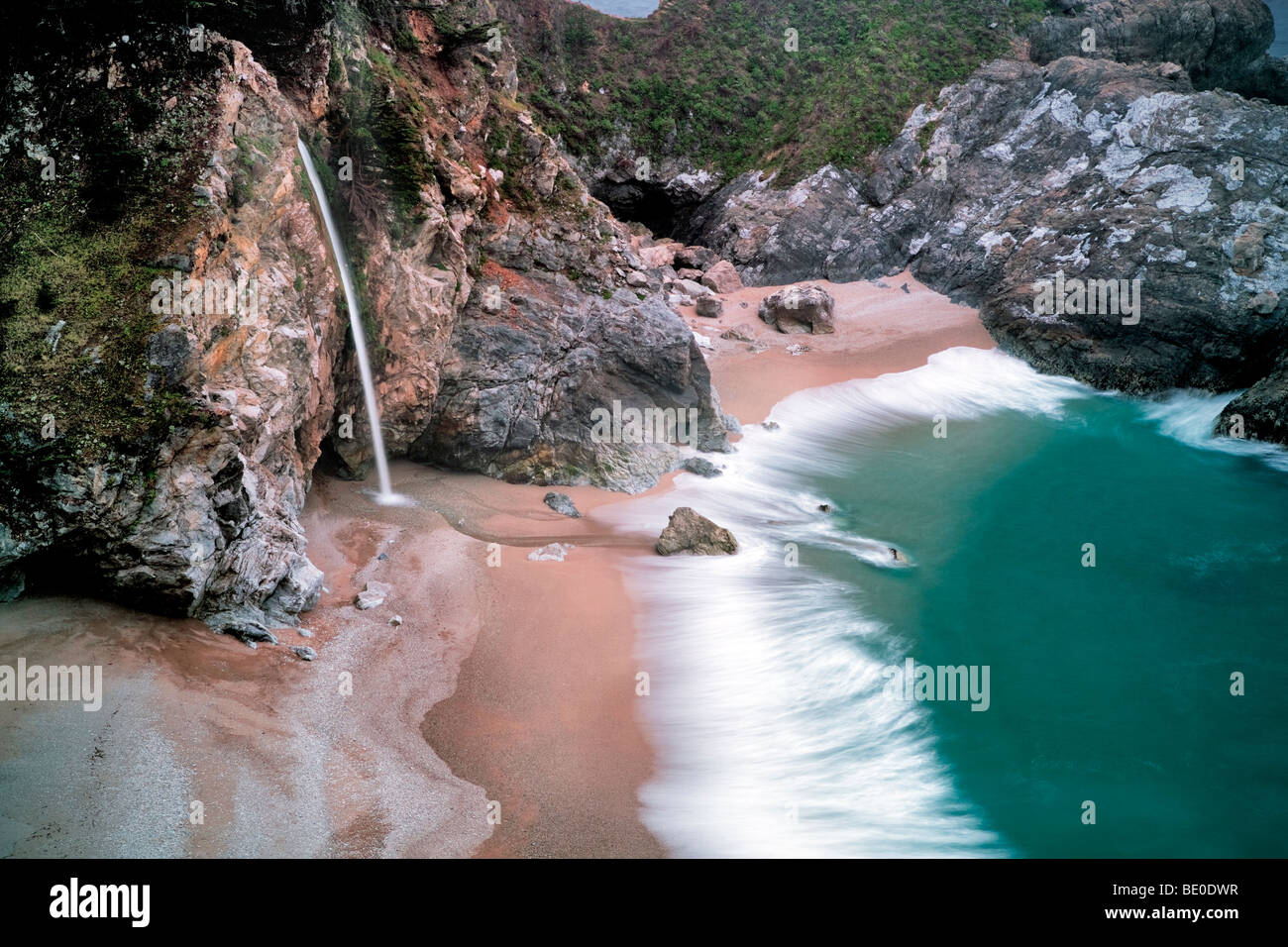 McWay cade. Julia Pfeiffer Burns State Park. California Foto Stock