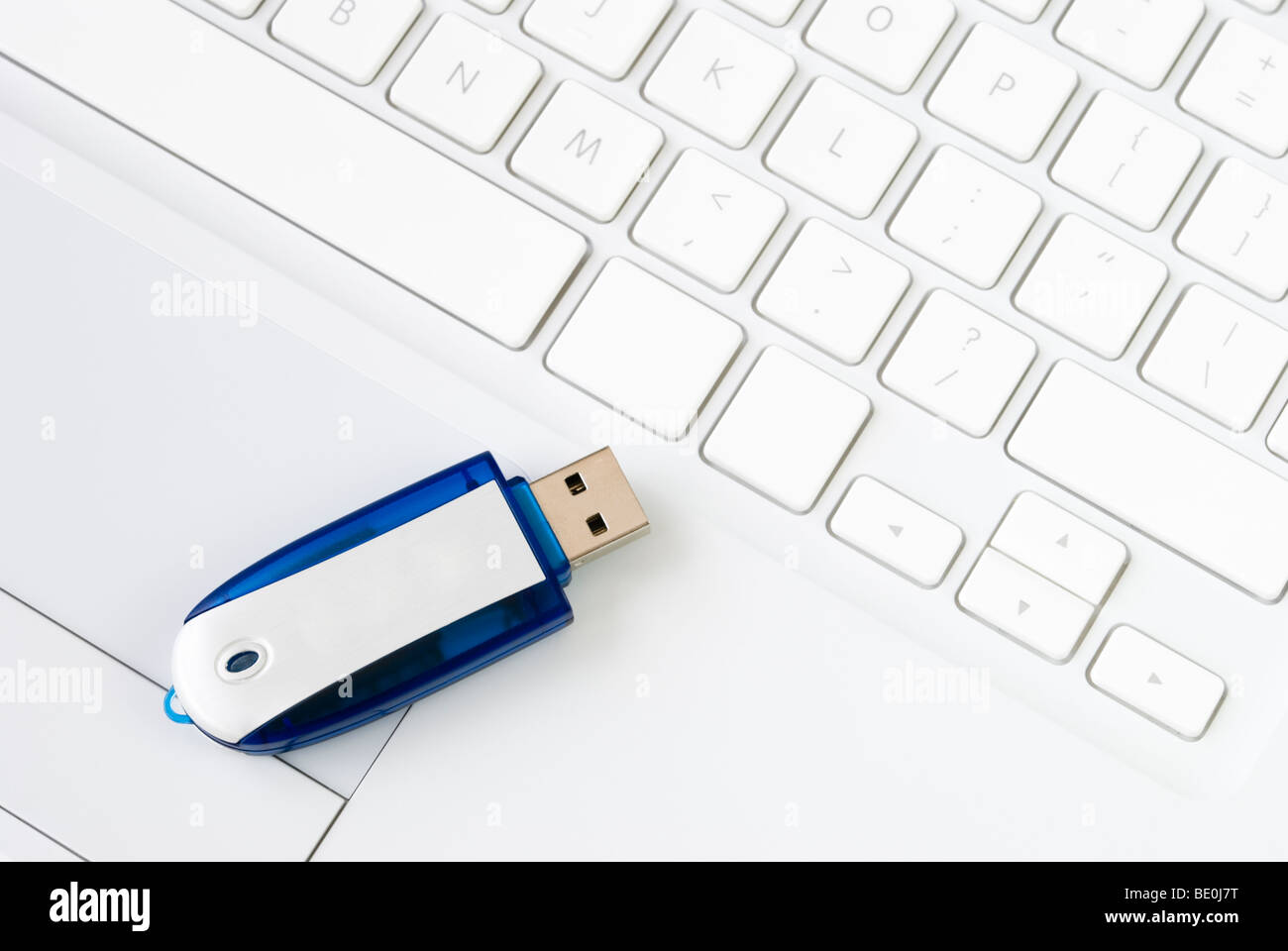 Laptop e flash USB pen drive Foto Stock