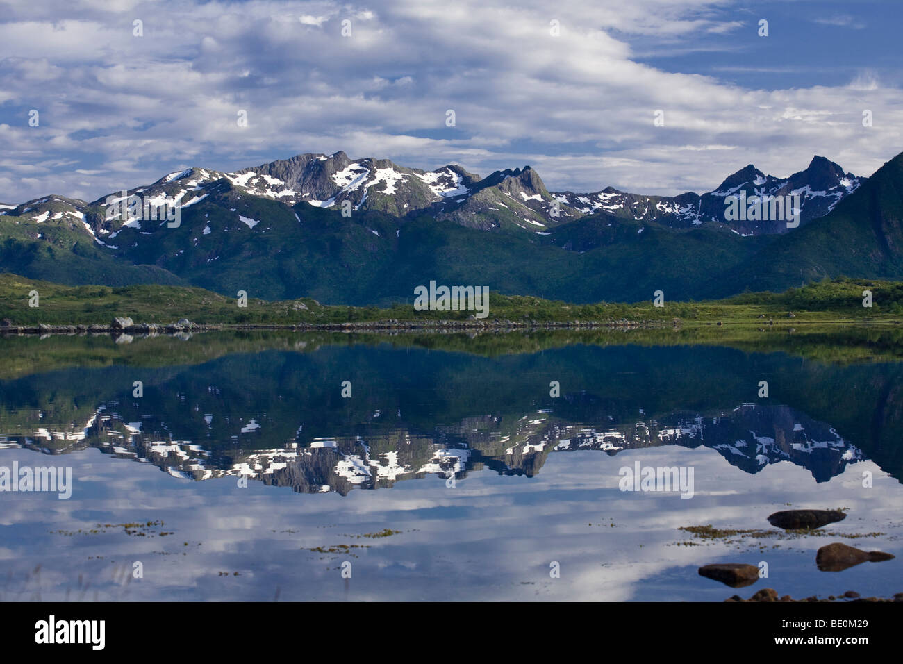 Vatnfjorden, Austvagoeya isola, isole Lofoten in Norvegia, Scandinavia, Europa Foto Stock