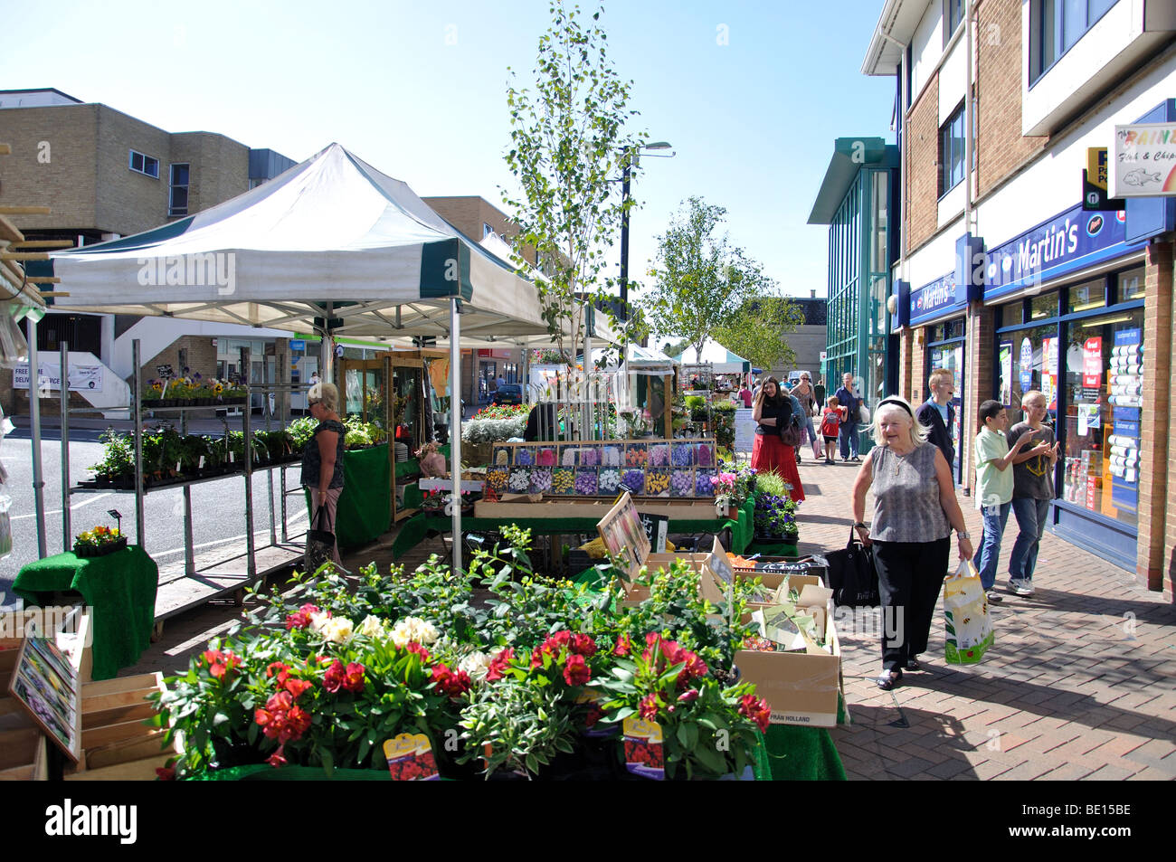 Mercato del sabato, High Street, Milton Keynes, Oxfordshire, England, Regno Unito Foto Stock