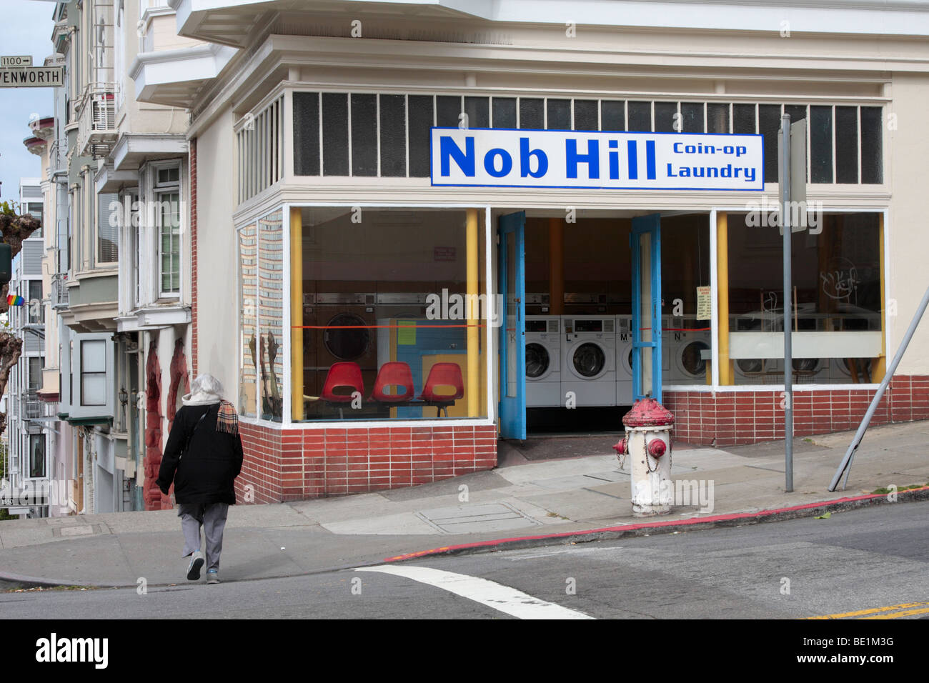 Coin op lavanderia su Nob Hill in San Francisco California USA Foto stock -  Alamy