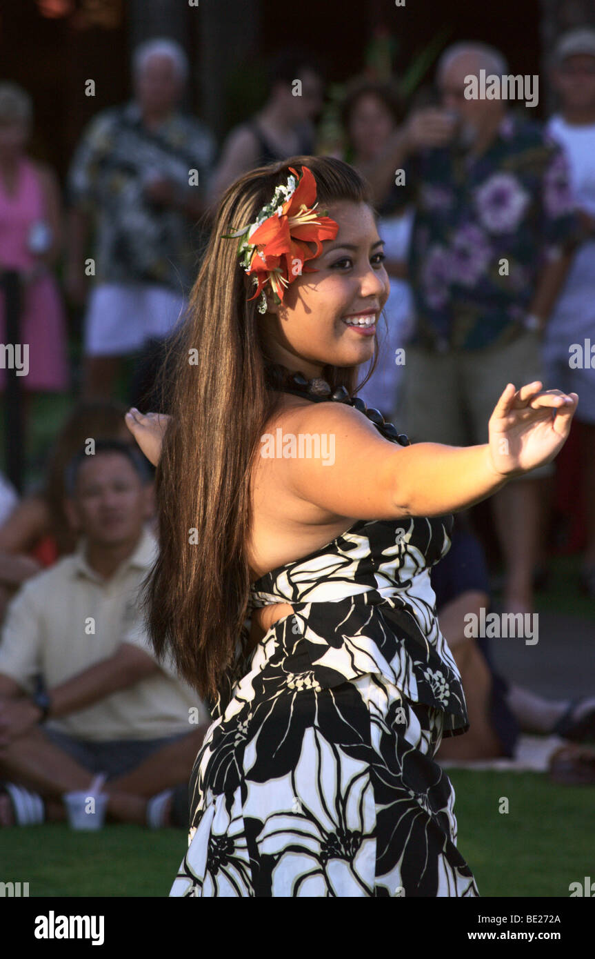 Ballerina di Hula al Sheraton Kauai Resort Poipu HI Foto Stock
