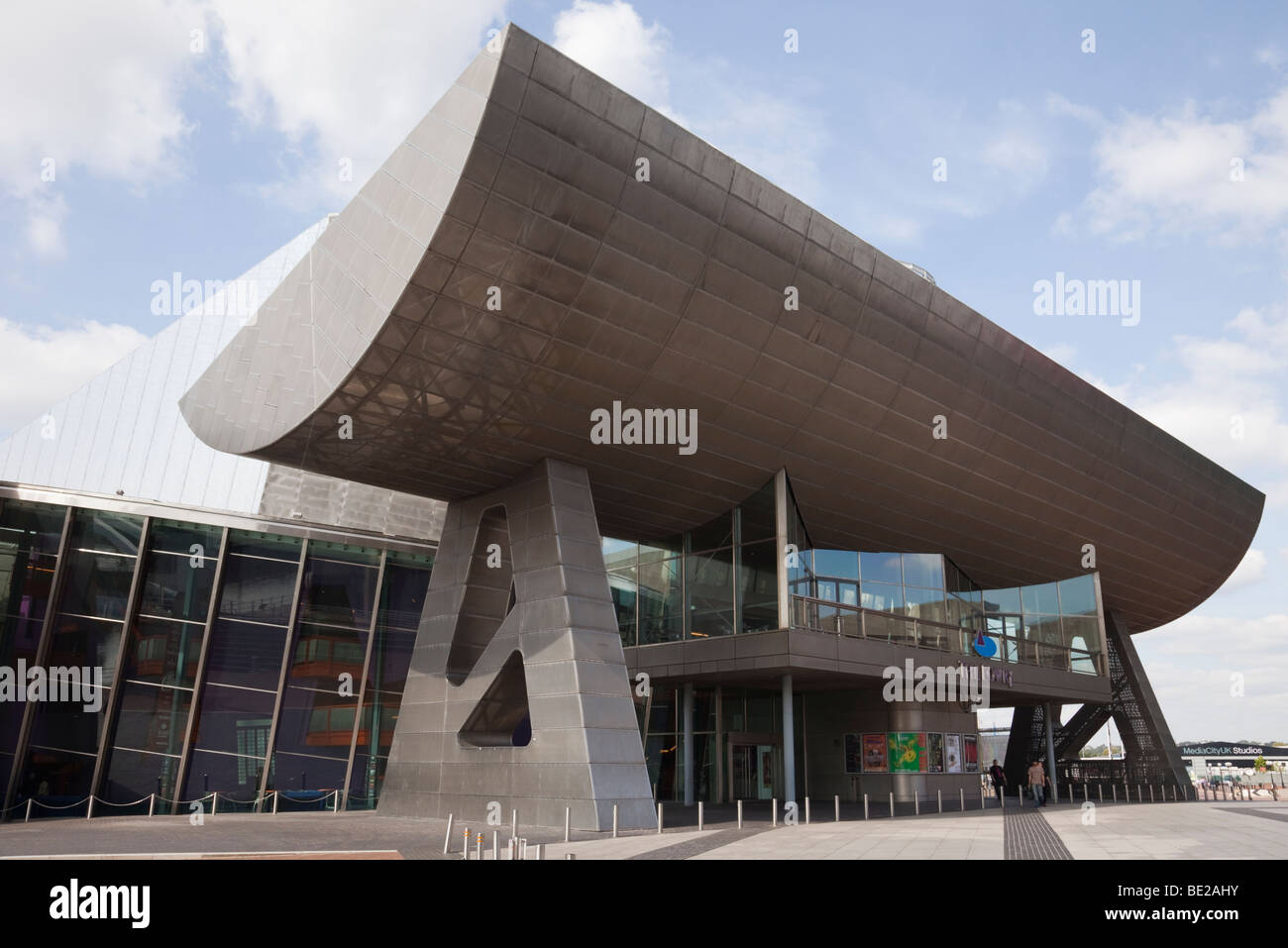 Il Lowry Centre arts complex in edificio moderno in Salford Quays, Greater Manchester, Inghilterra, Regno Unito, Gran Bretagna Foto Stock