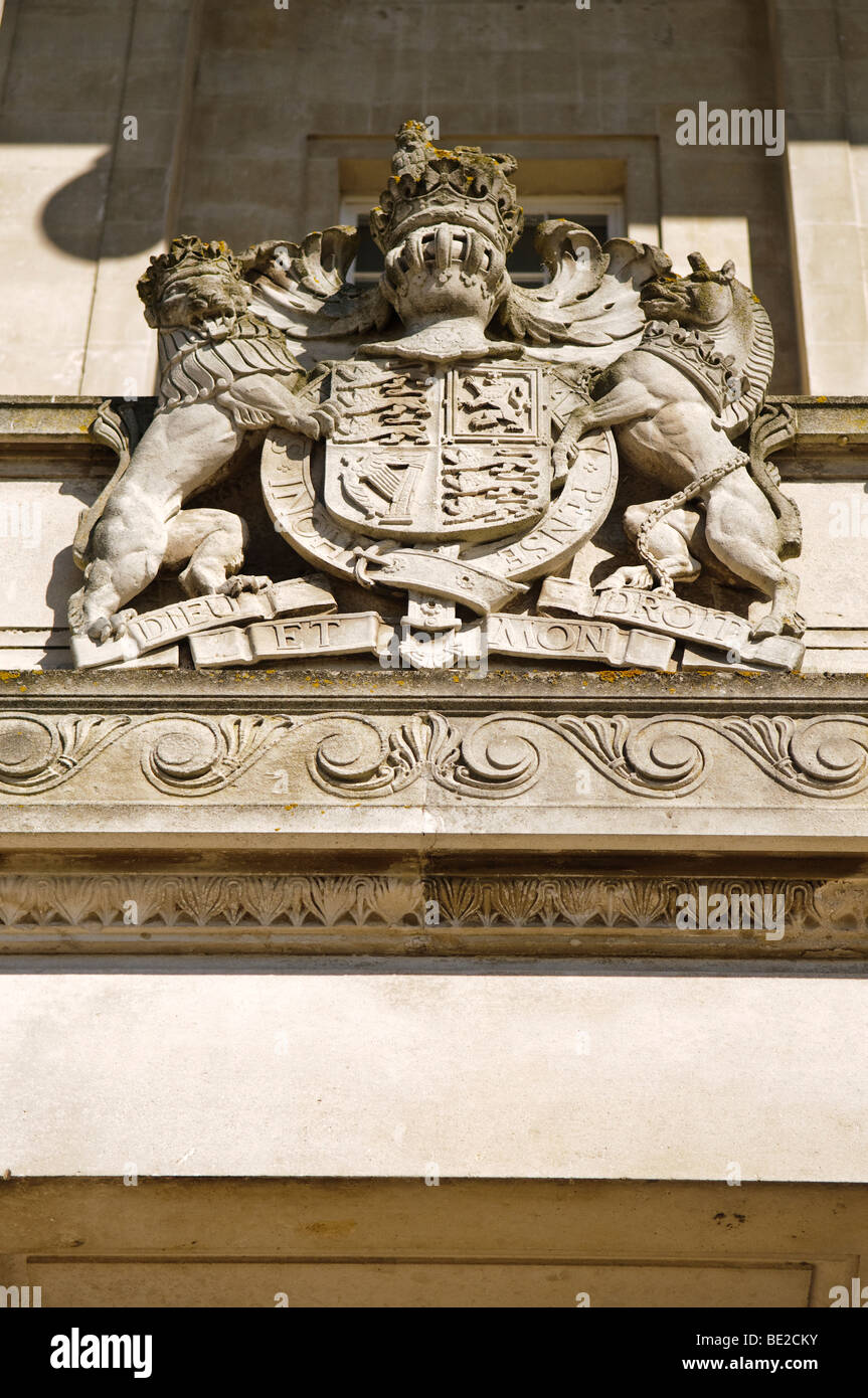 Stemma reale sopra la porta del Parlamento edifici, Stormont, Belfast, casa dell'Assemblea dell'Irlanda del Nord Foto Stock