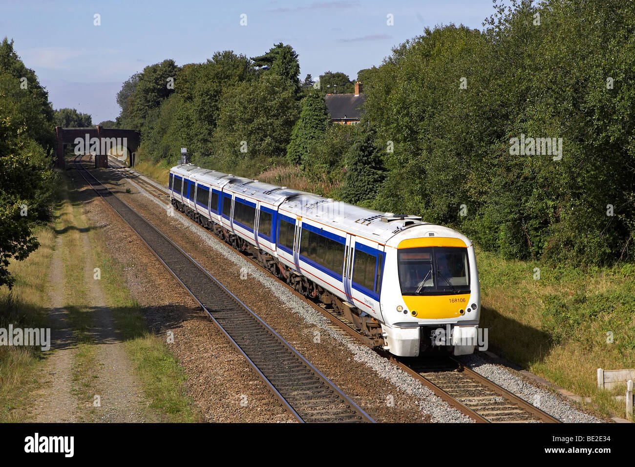 Chiltern 168106 passa attraverso Bentley Heath (Denham) con un Snow Hill - Londra Marlybone servizio su 10/09/09. Foto Stock