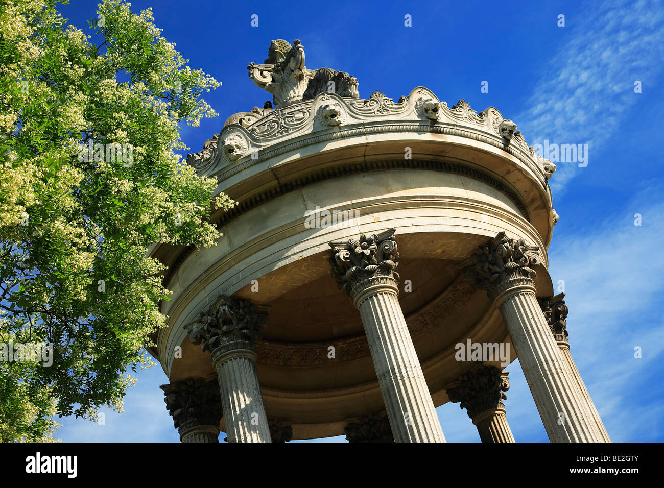 SYBILLE tempio, il Buttes Chaumont Park, Parigi Foto Stock
