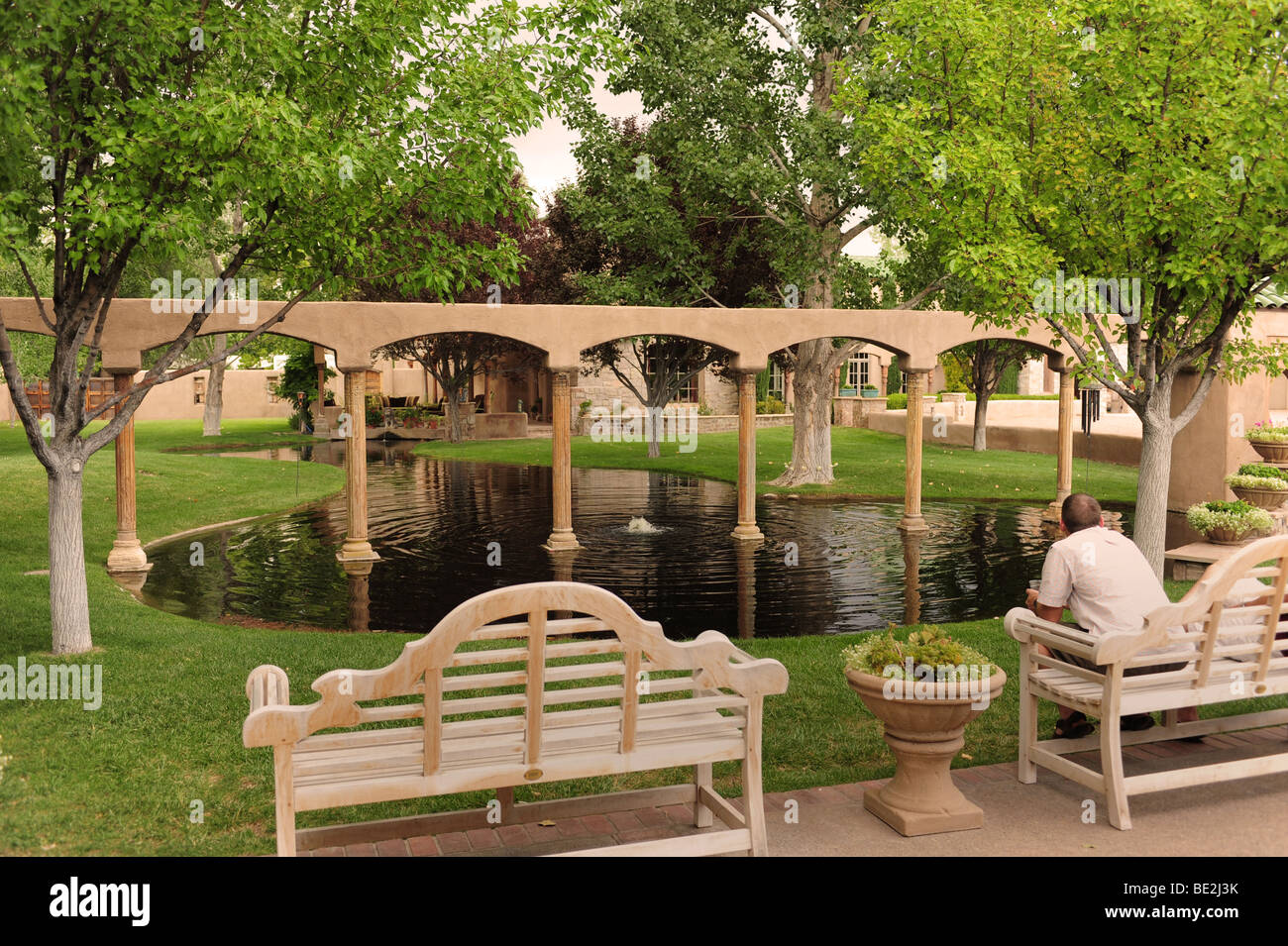 Stati Uniti d'America Albuquerque, Nuovo Messico- Casa Rondena vineria-vigneti e di una station wagon Foto Stock