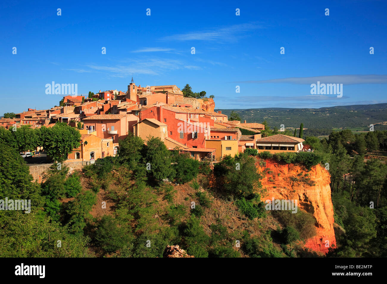 Villaggio di ROUSSILLON, LUBERON, Provenza, FRANCIA Foto Stock