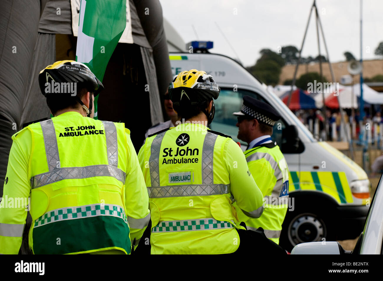 St John Ambulance volontari in servizio presso la contea di Essex Show. Foto Stock