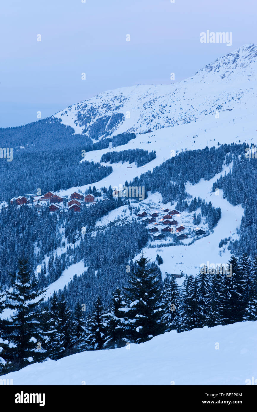 Méribel ski resort (1450m) nelle tre valli, Les Trois Vallees, Savoie, sulle Alpi francesi, Francia Foto Stock