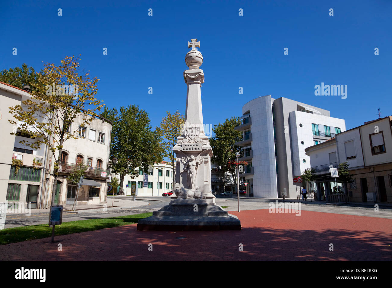 Memoriale per le vittime della Prima Guerra Mondiale (la Grande Guerra) in 9 de Abril Square, Vila Nova de Famalicão city, Portogallo. Foto Stock