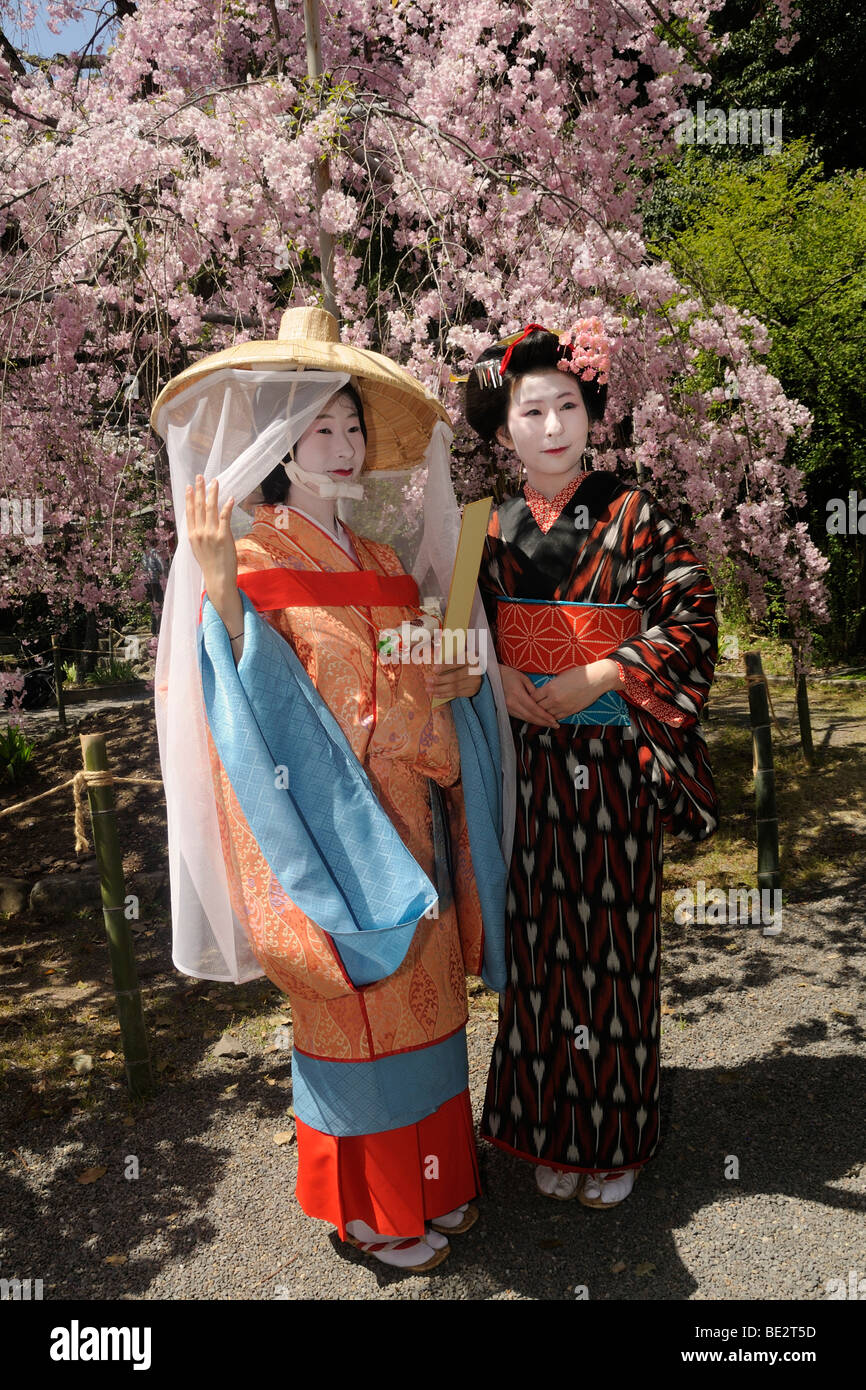 Le donne giapponesi in costumi del periodo Heian, processione partecipanti,  Hirano Santuario, Kyoto, Giappone, Asia orientale, Asia Foto stock - Alamy
