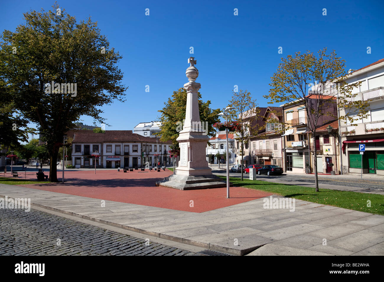 Memoriale per le vittime della Prima Guerra Mondiale (la Grande Guerra) in 9 de Abril Square, Vila Nova de Famalicão city, Portogallo. Foto Stock