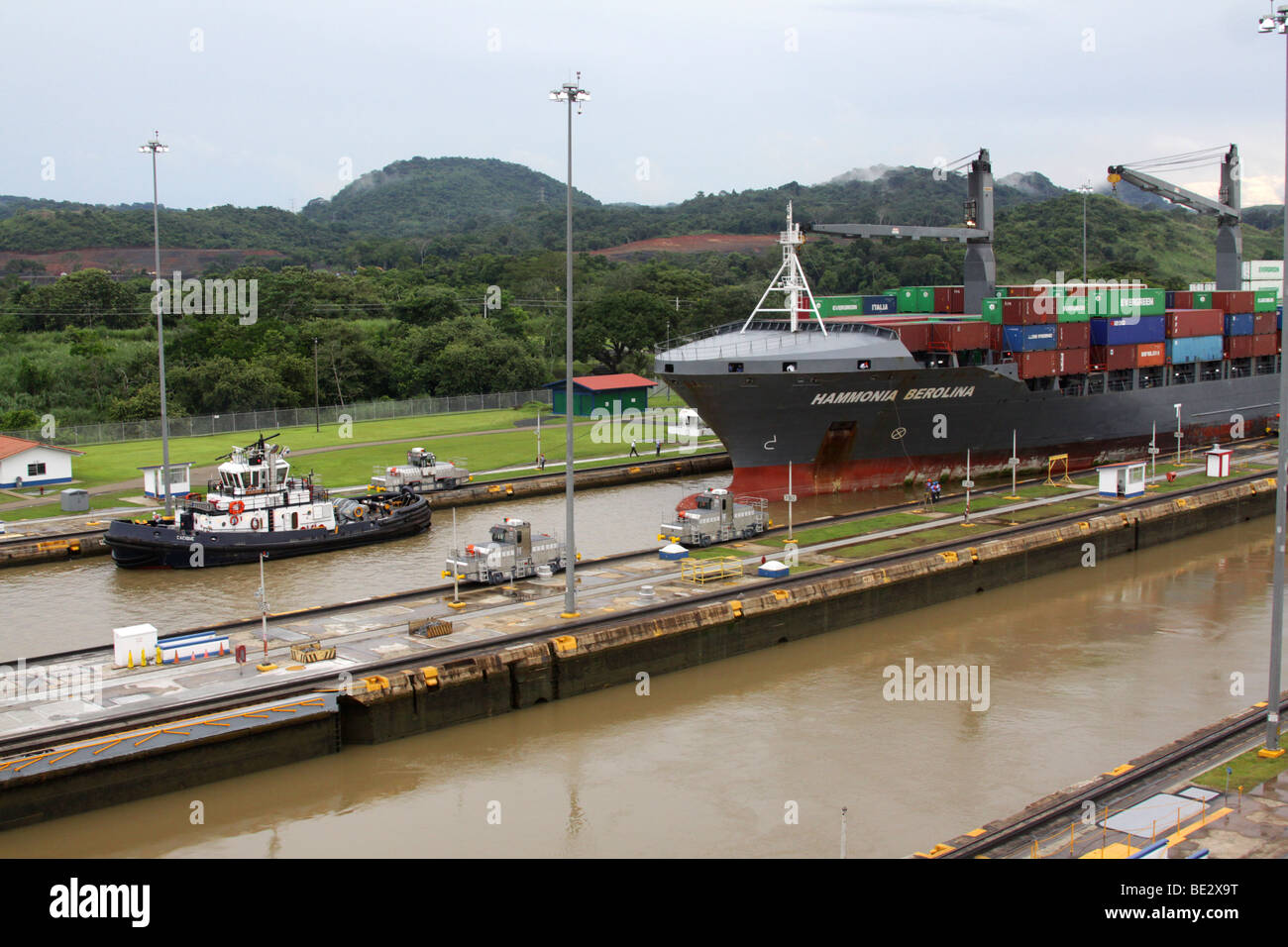 Operazioni del Canale di Panama a Miraflores Locks. Foto Stock