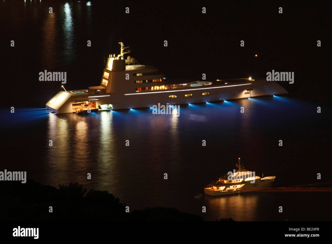 Motor Yacht A, chiamato anche "igma" o "F 99' durante la pianificazione e il periodo di costruzione, lunghezza 119 m, costruito nel 2008, shipyar Foto Stock