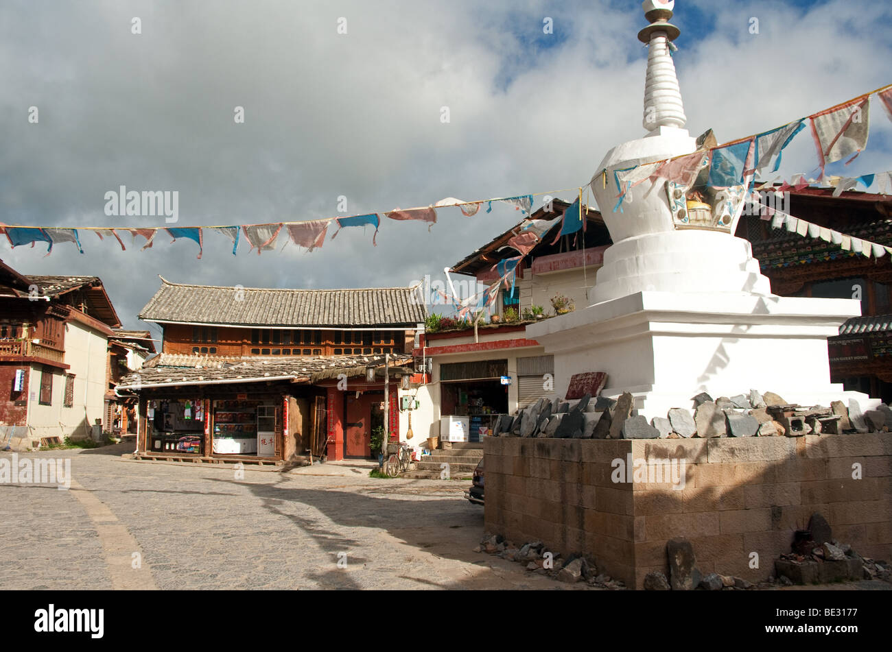 Zhongdian od città chorten buddisti, Yunnan/Confine del Tibet, Cina Foto Stock