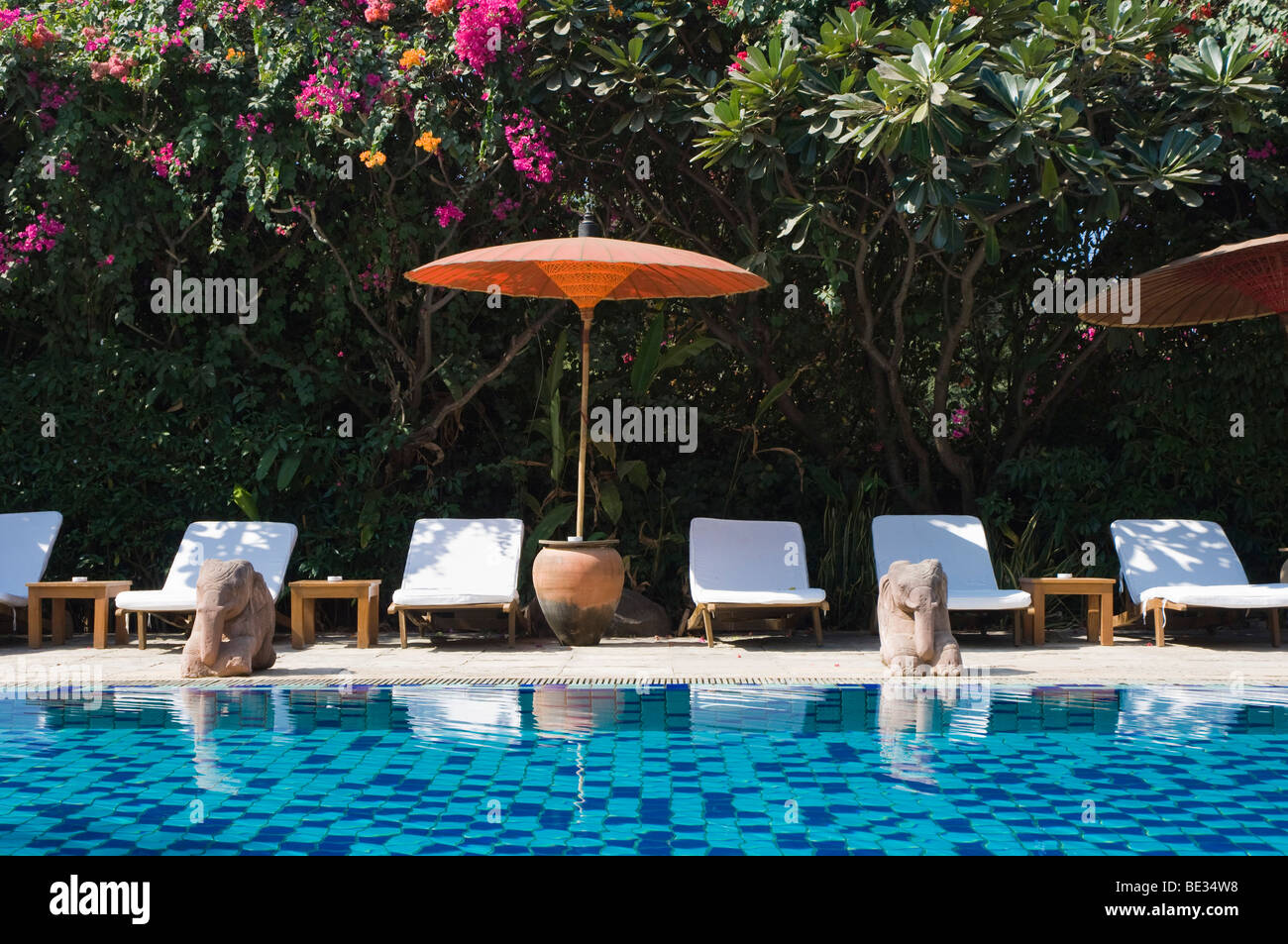 Piscina, l'hotel alla Tharabar Gate, Old Bagan, pagano, Birmania, birmania, myanmar, Asia Foto Stock