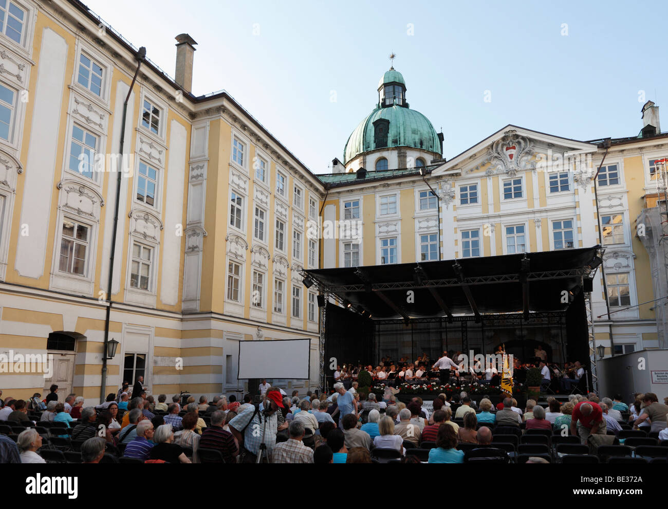 Promenade concerto nel cortile del Palazzo Imperiale di Hofburg con Rainer Musik Salisburgo, Innsbruck, in Tirolo, Austria, Europa Foto Stock