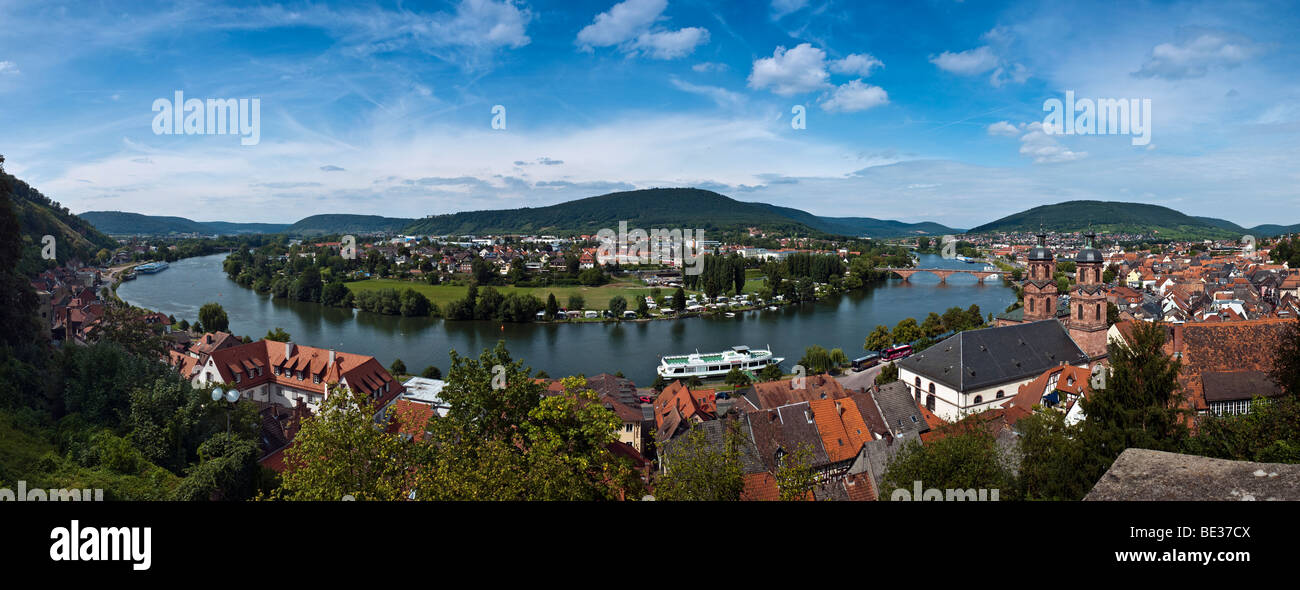Sinuosità del fiume Main, San Jakobus, San Giacomo chiesa parrocchiale, Miltenberg, Baviera, Germania, Europa Foto Stock