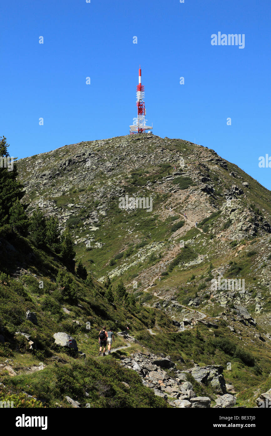 Mt. Patscherkofel con montanti di trasmettitore, Alpi di Tux, Tirolo, Austria, Europa Foto Stock