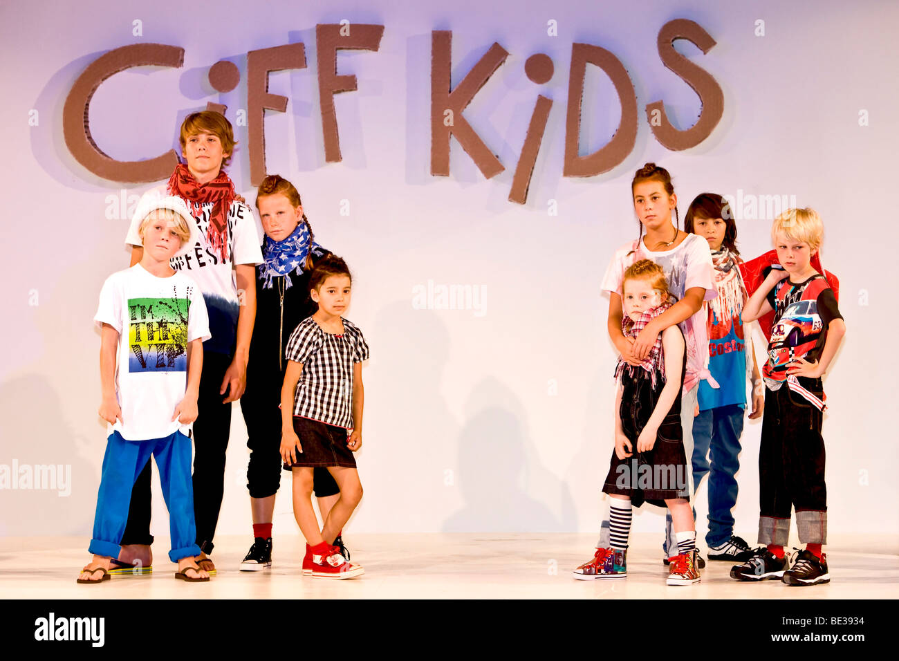 Sfilata di moda dei bambini Ciff Kids Foto stock - Alamy