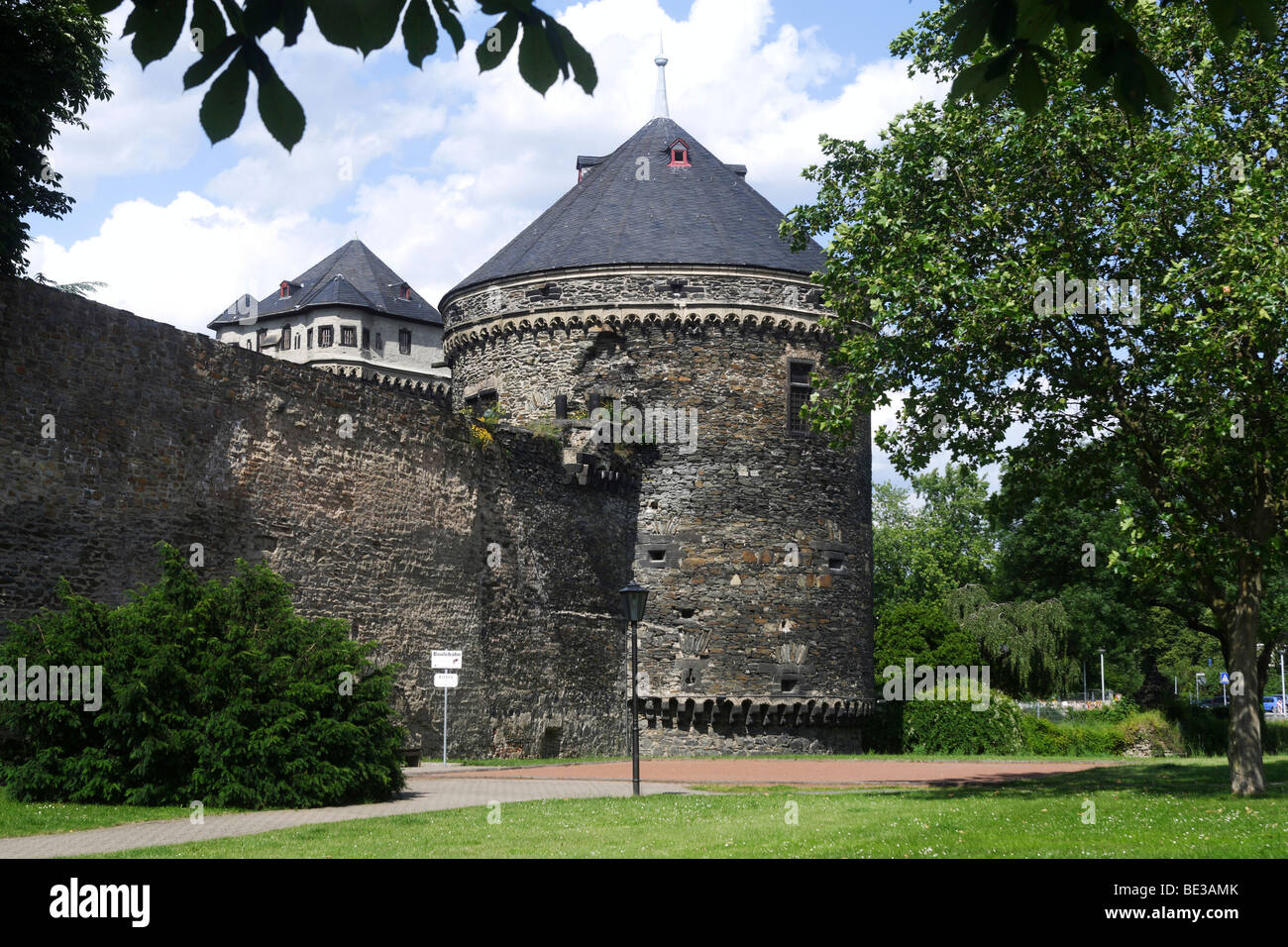 La parete della città di Andernach, Renania-Palatinato, Germania, Europa Foto Stock