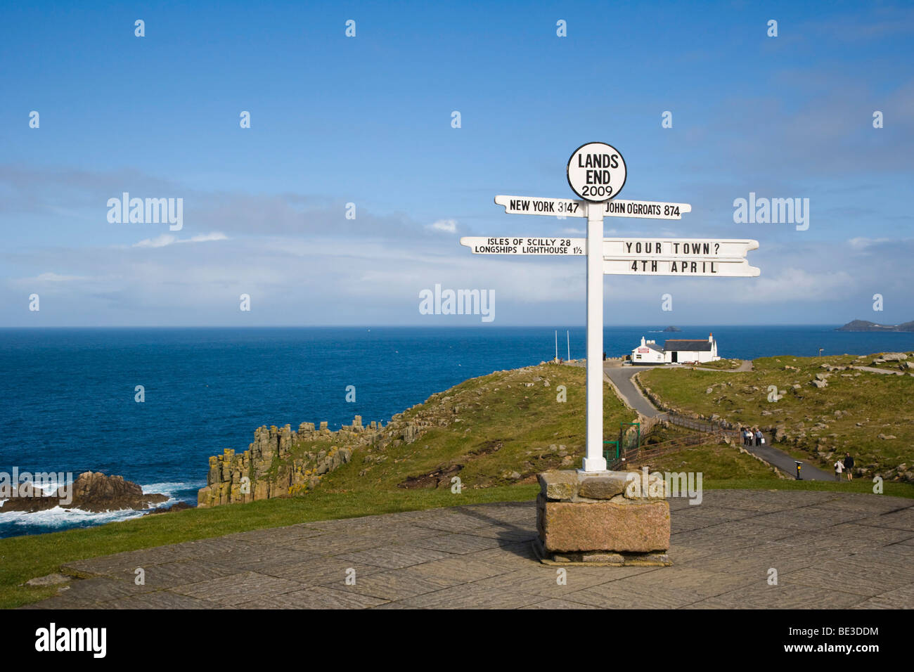 Il Land's End Signpost, Land's End, Penn un Wlas, Cornwall, England, Regno Unito, Europa Foto Stock