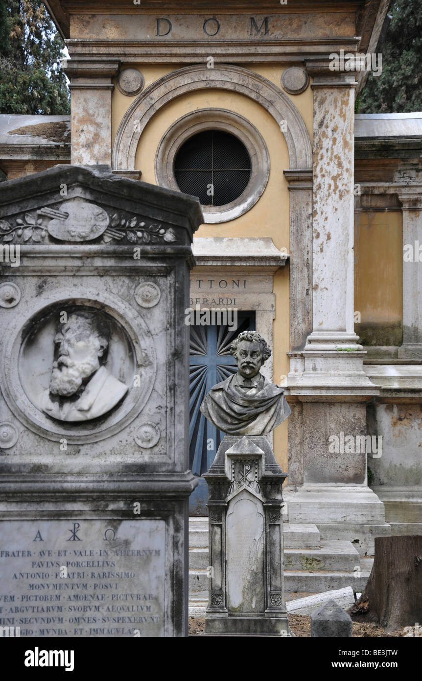 Lapidi, cimitero di campo di Verano, centro storico, Roma, Italia, Europa Foto Stock