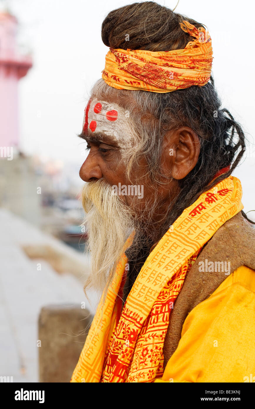 Ritratto di un Sadhu di Varanasi, India Foto Stock