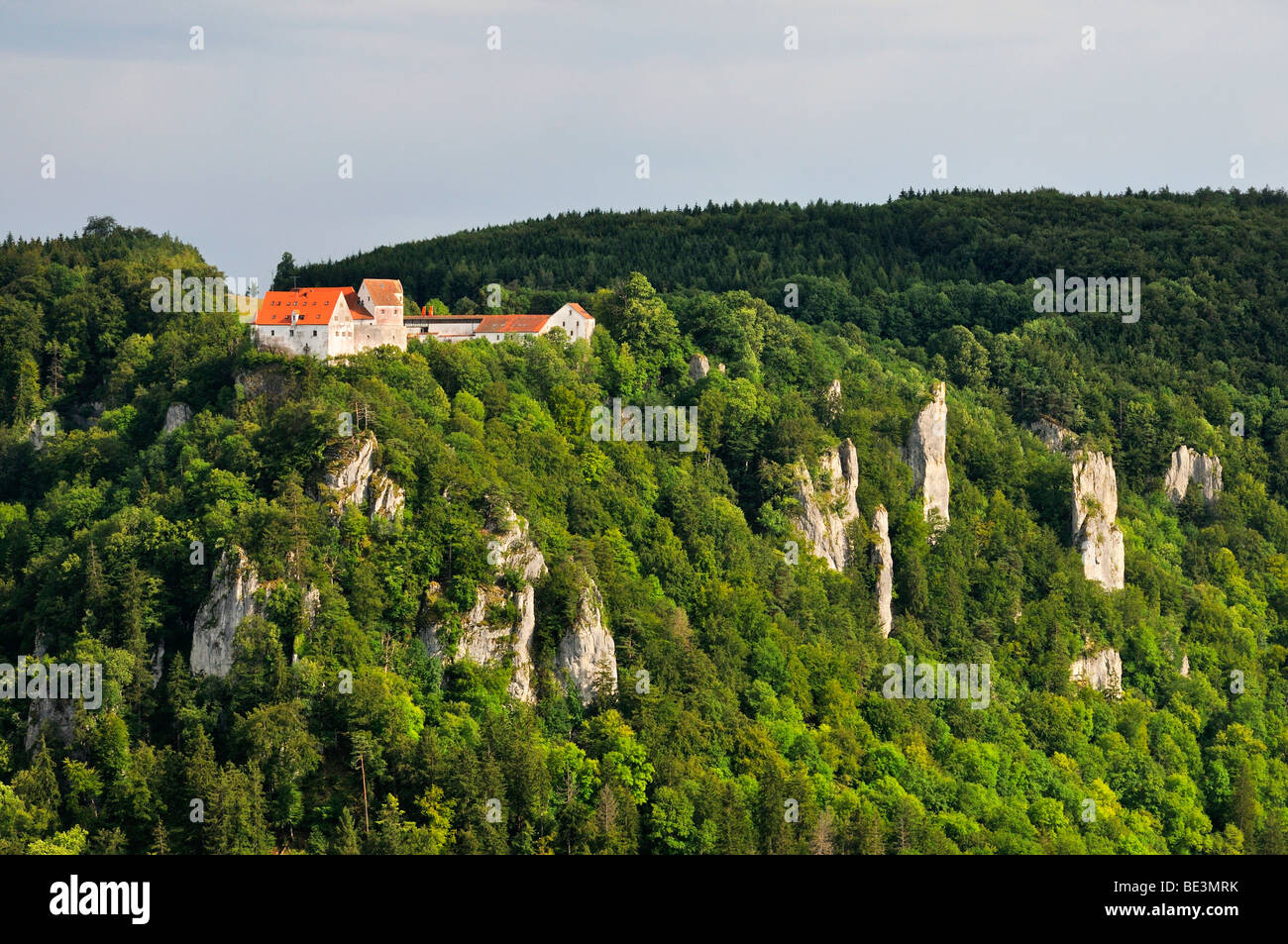 Il castello di Wildstein vicino Leibertingen nella parte superiore della valle Donautal fin dal 1972 un ostello della gioventù, la contea di Sigmaringen, Baden-Wuertt Foto Stock