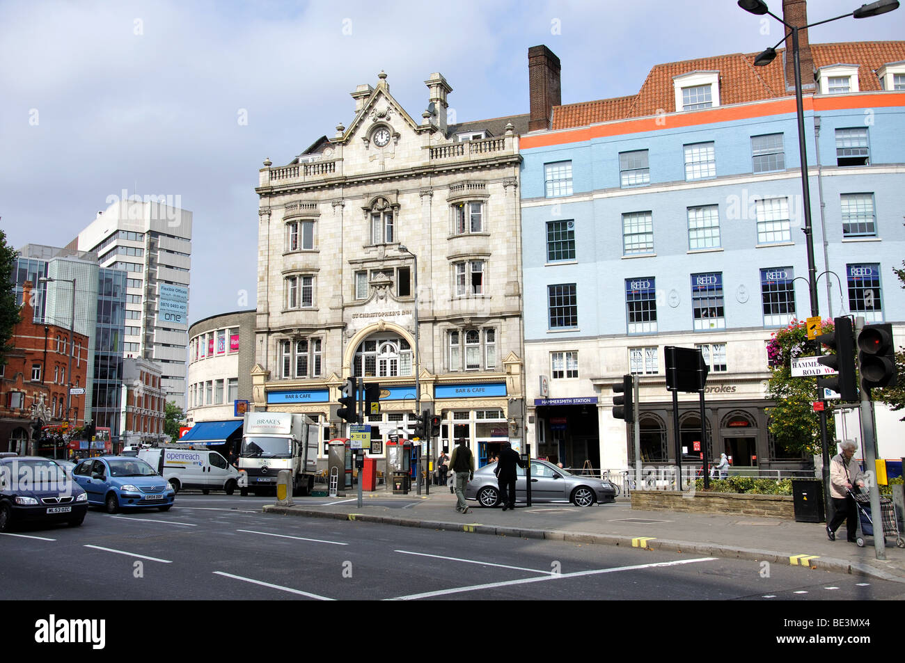Hammersmith Road, Hammersmith, London Borough di Hammersmith e Fulham, Londra, Inghilterra, Regno Unito Foto Stock