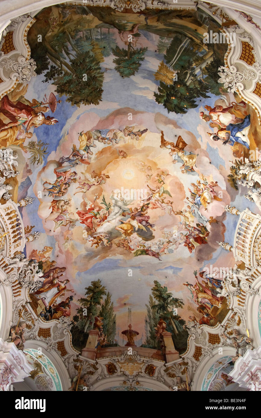 Affreschi a soffitto in un pellegrinaggio alla chiesa di Steinhausen, uno dei più grandi capolavori dei primi rococò, pezzo principale di t Foto Stock