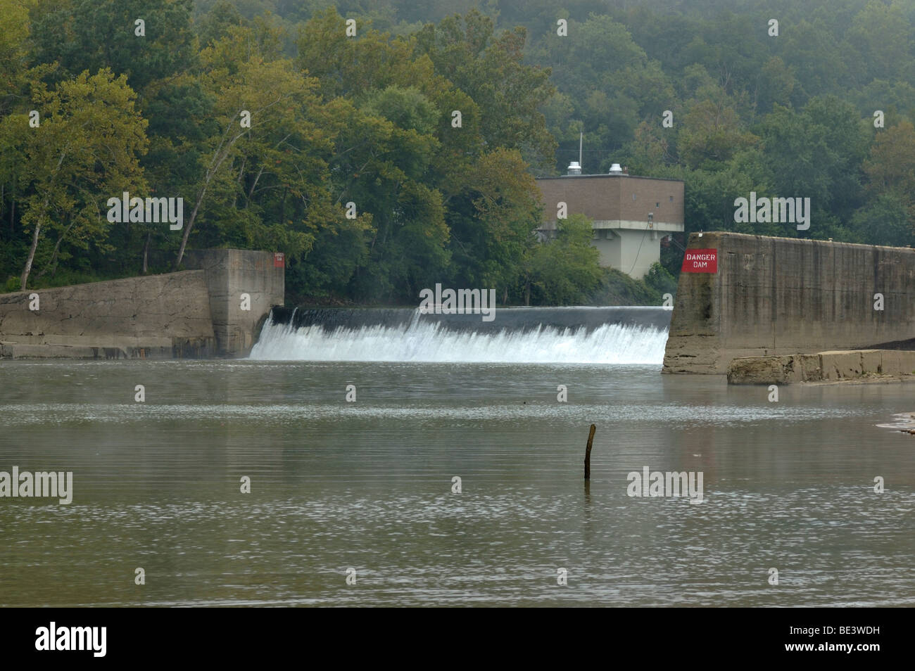 Bloccare e diga numero 10 sul fiume Kentucky vicino al Fort Boonesborough Kentucky, Stati Uniti d'America Foto Stock