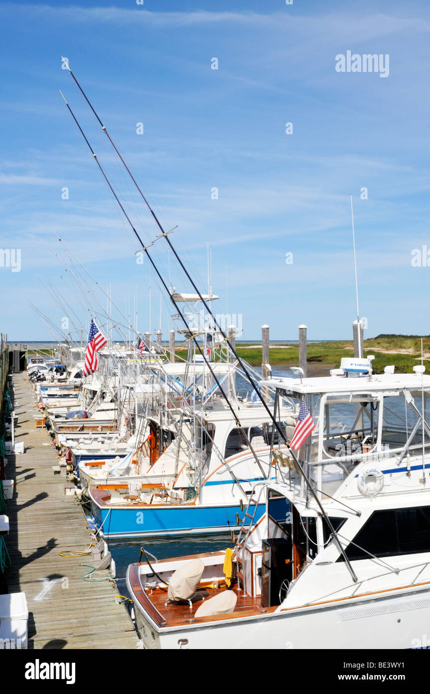 Pesca sportiva barche ormeggiate al Marina nel porto di roccia, Orleans, Cape Cod STATI UNITI D'AMERICA Foto Stock