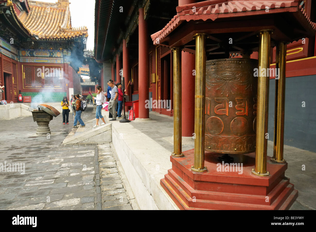 Una ruota di Dharma presso il Tempio Lama Yong He Gong Beijing CN Foto Stock