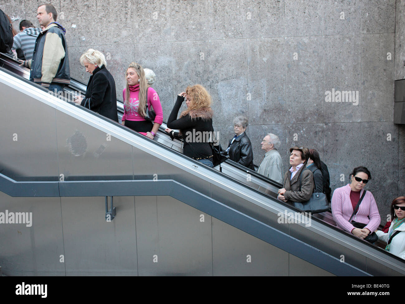 Rolltreppe am Stachus in Muenchen . Foto Stock