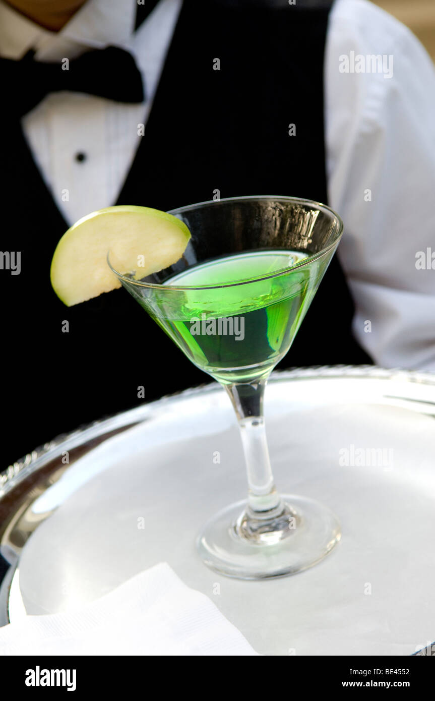 Apple martini su server vassoio Foto Stock