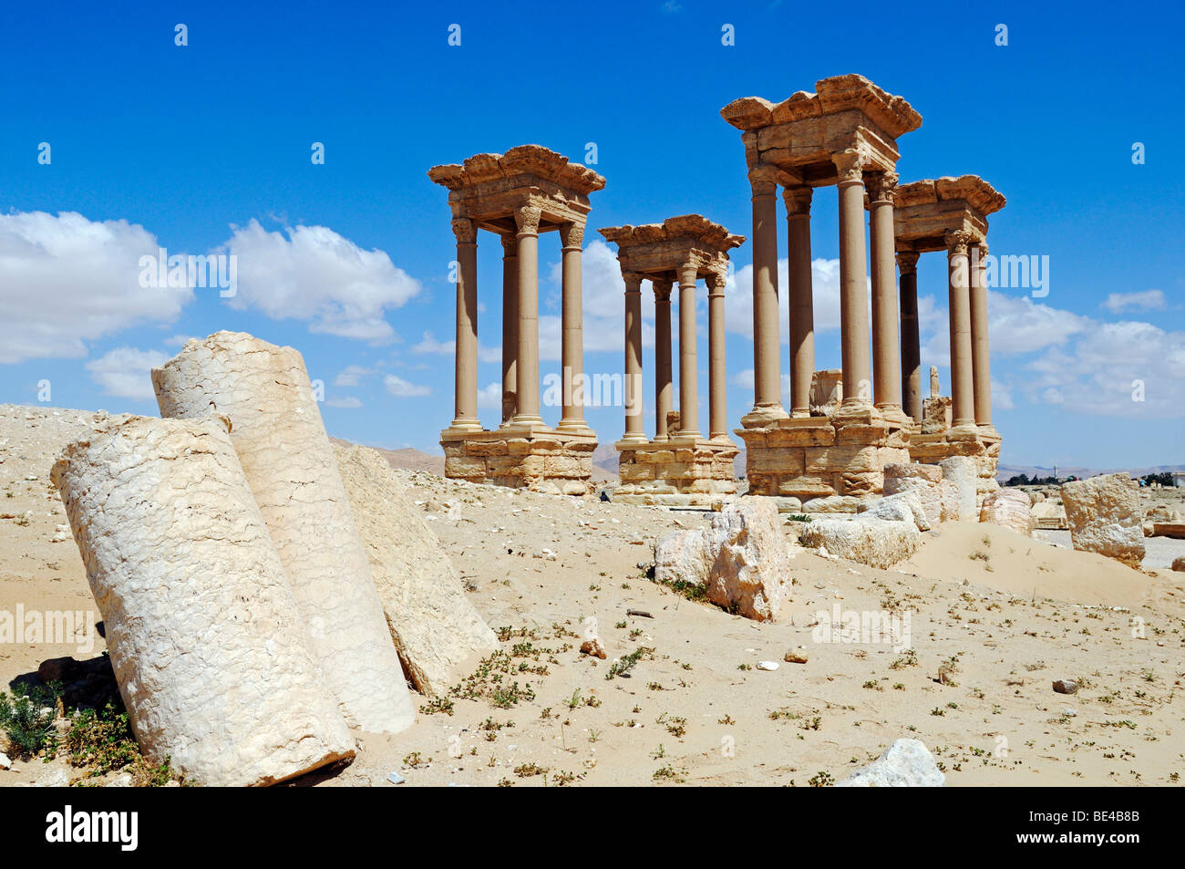 Tetra pilone nelle rovine di Palmyra sito archeologico, Tadmur, Siria, Asia Foto Stock
