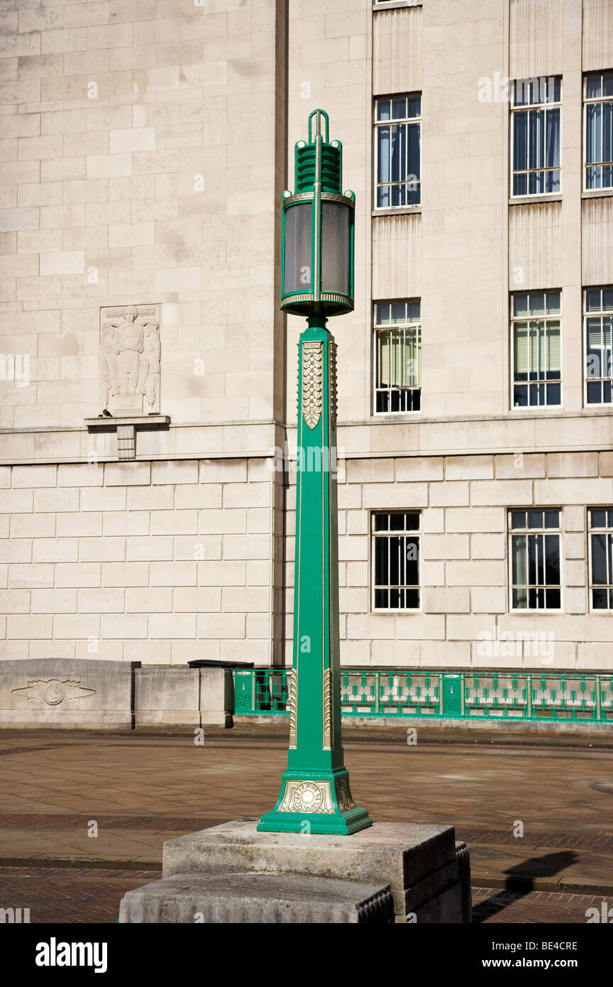 Art deco al di fuori delle luci di George dock edificio in Liverpool Regno Unito Foto Stock