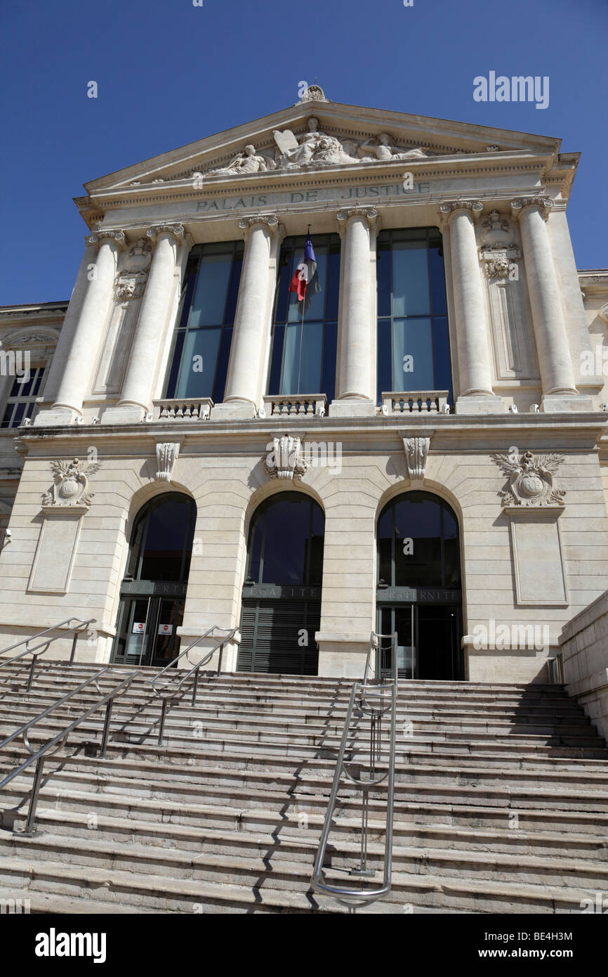 Facciata del palazzo di giustizia o tribunali place du Palais Nizza nel sud della Francia Foto Stock