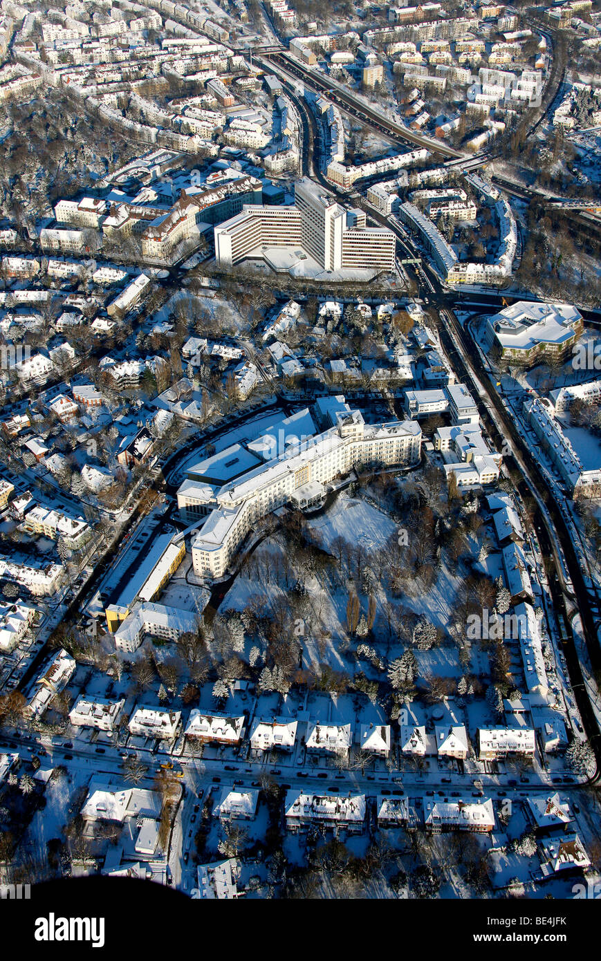 Foto aerea, fornitore di energia Gazprom, sede centrale, Ruhrgas Eon, neve, Essen, Ruhrgebiet, Renania settentrionale-Vestfalia, Germania, Euro Foto Stock