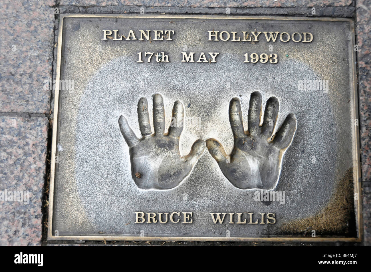 BRUCE WILLIS, palm print, Leicester Square, London, England, Regno Unito, Europa Foto Stock
