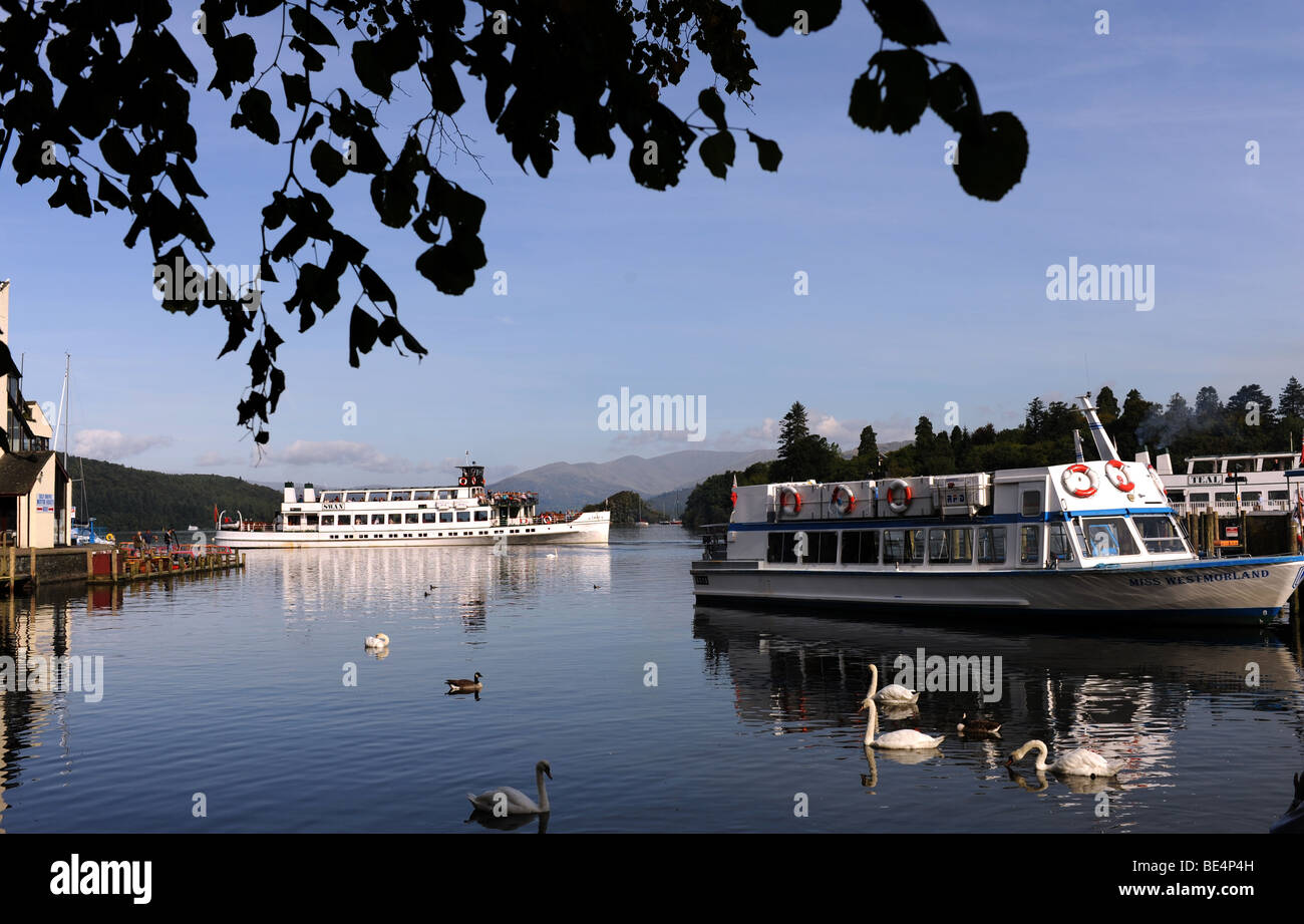 Crociere sul lago Windemere a Bowness nel Lake District in Cumbria UK Foto Stock