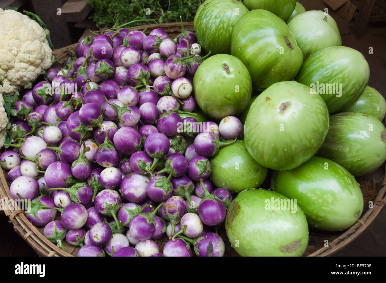 La verdura al mercato di Nyaung U, Bagan, pagano, birmania, myanmar, Asia Foto Stock